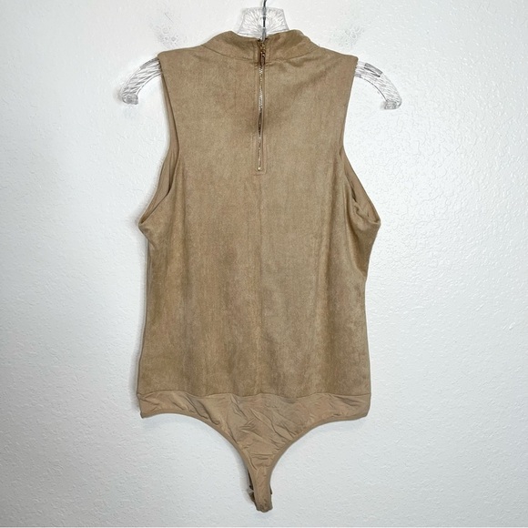 Bebe bodysuit Women large Top suede Tan Beige Keyhole V Neck Cut Out E - Picture 4 of 7